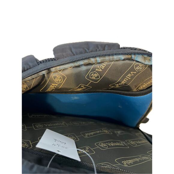 Valuable Brand Black Padded 21L School Backpack - Picture 6 of 6